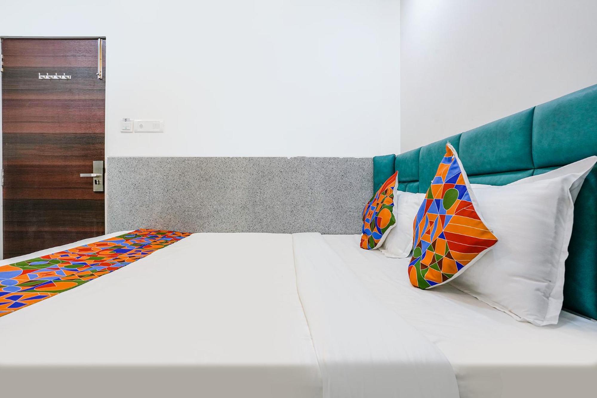 Hotel Fabexpress Ashoka - Nr International Airport 3*