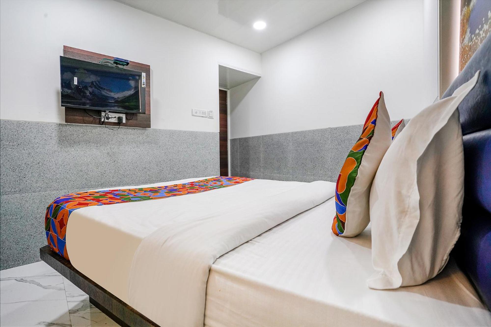 Fabexpress Ashoka - Nr International Airport