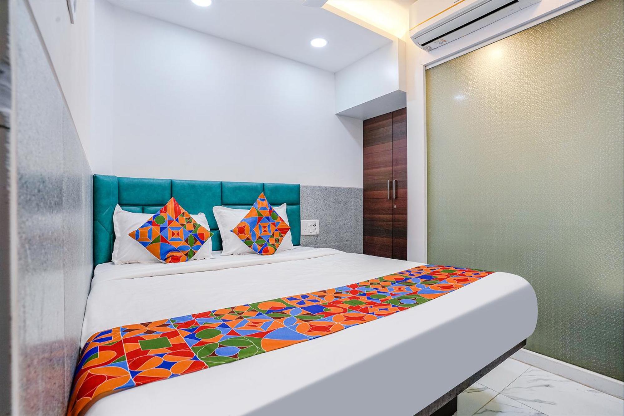 Fabexpress Ashoka - Nr International Airport Hotel 3*