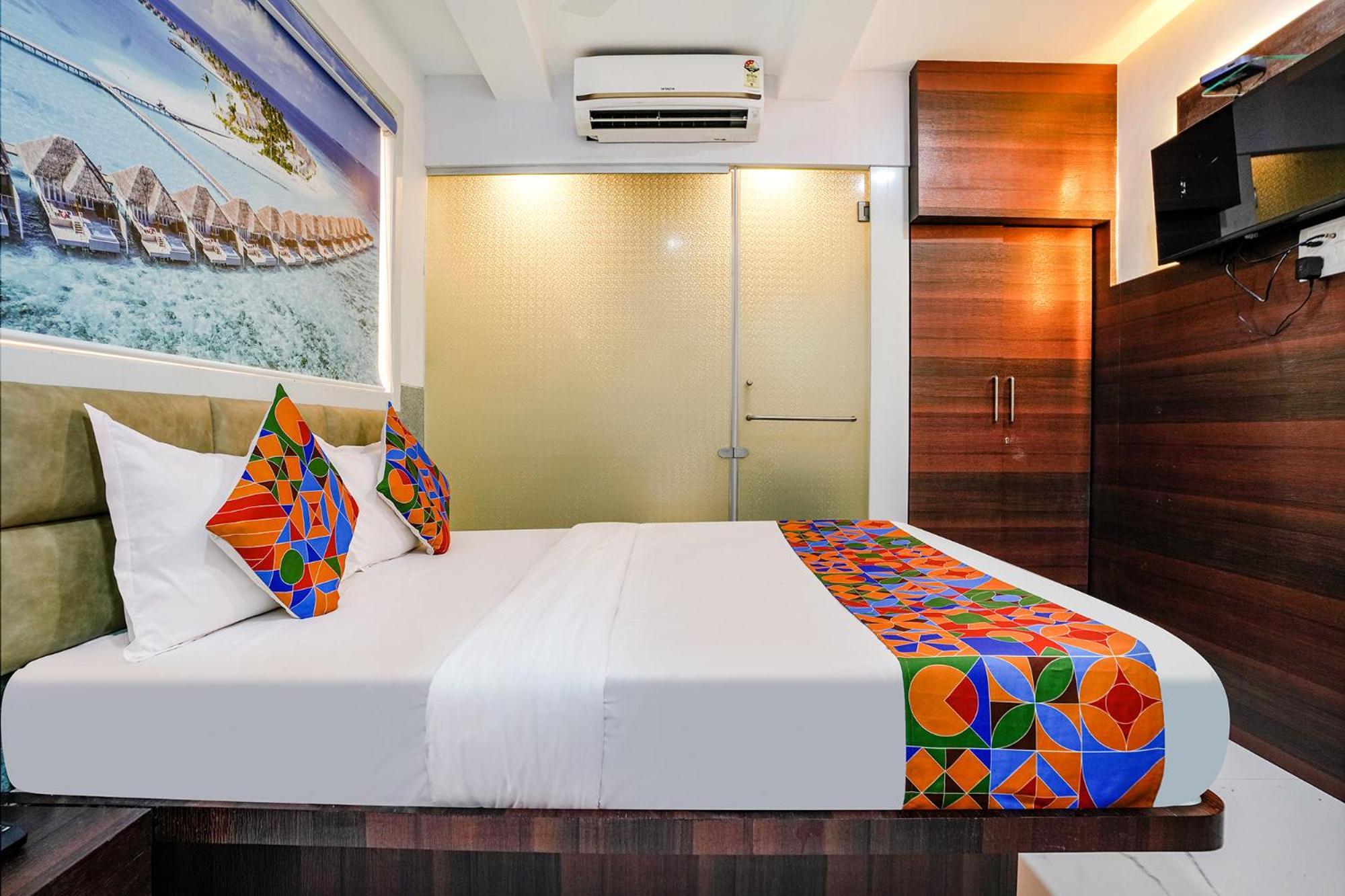 Fabexpress Ashoka - Nr International Airport 3*