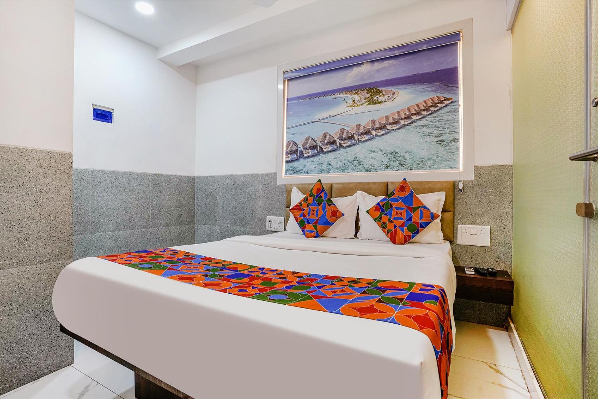 Fabexpress Ashoka - Nr International Airport 3*