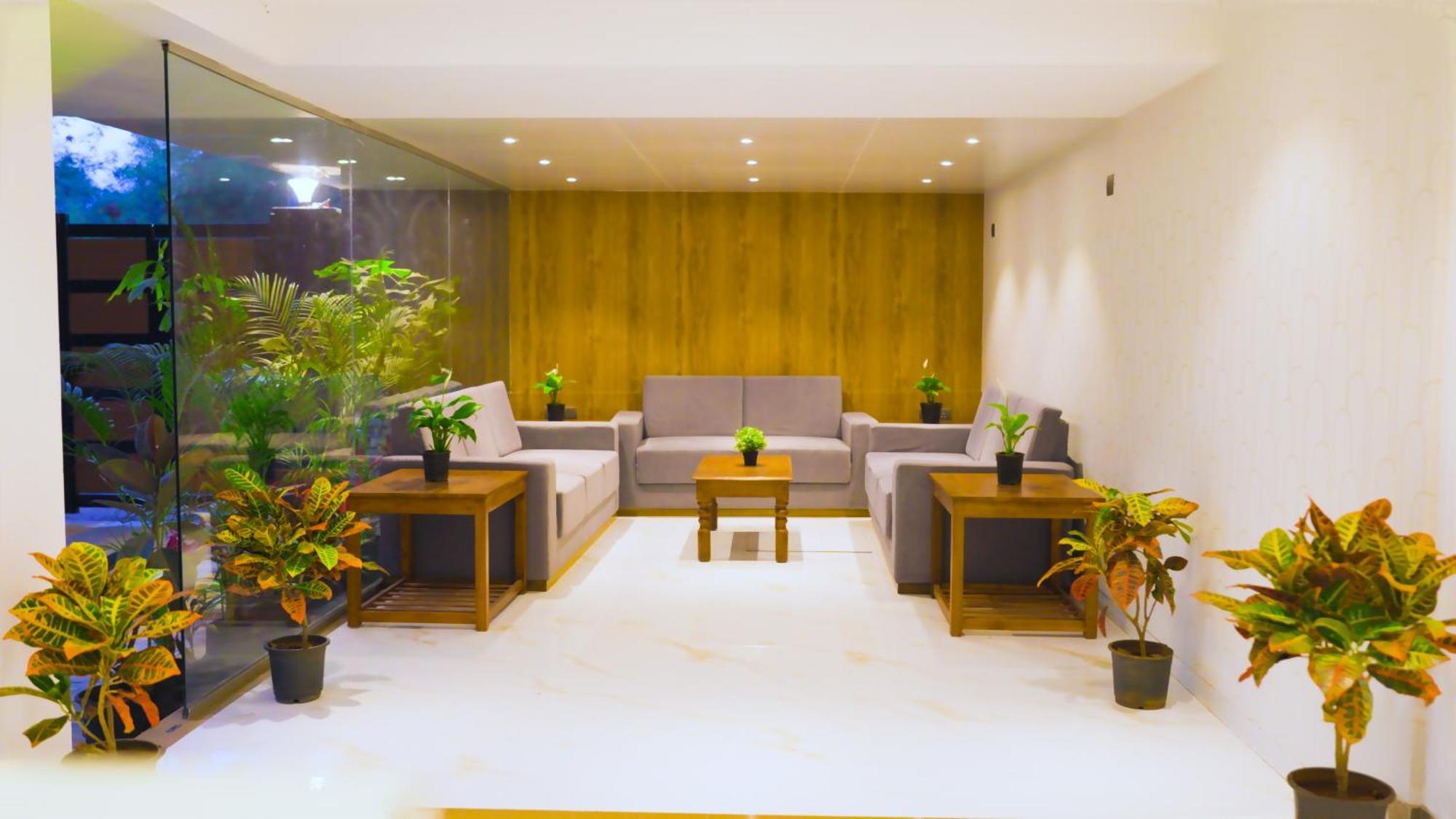 Hsquare Andheri West Hotel