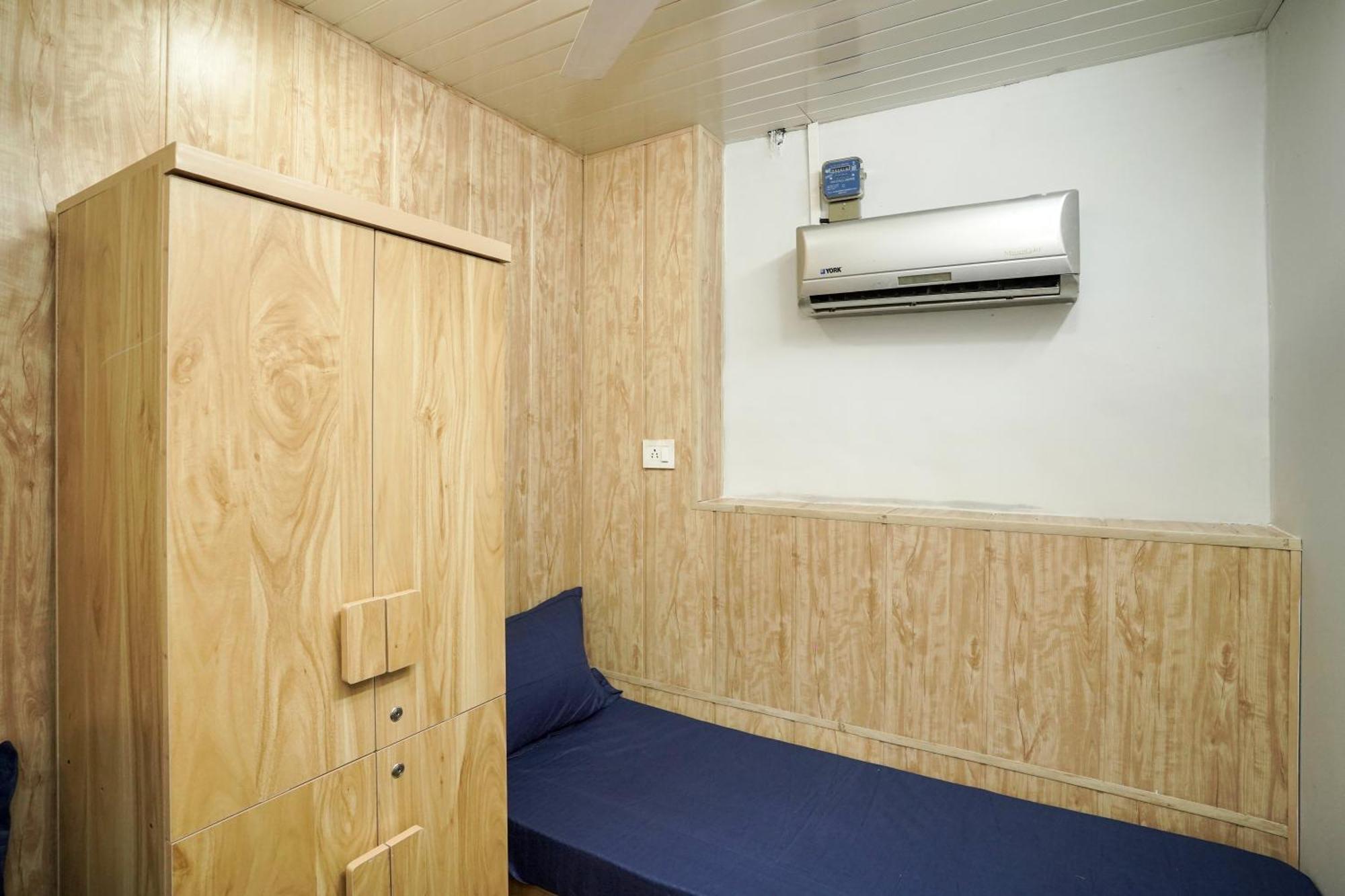 Hostel Zest 1054-andheri West *