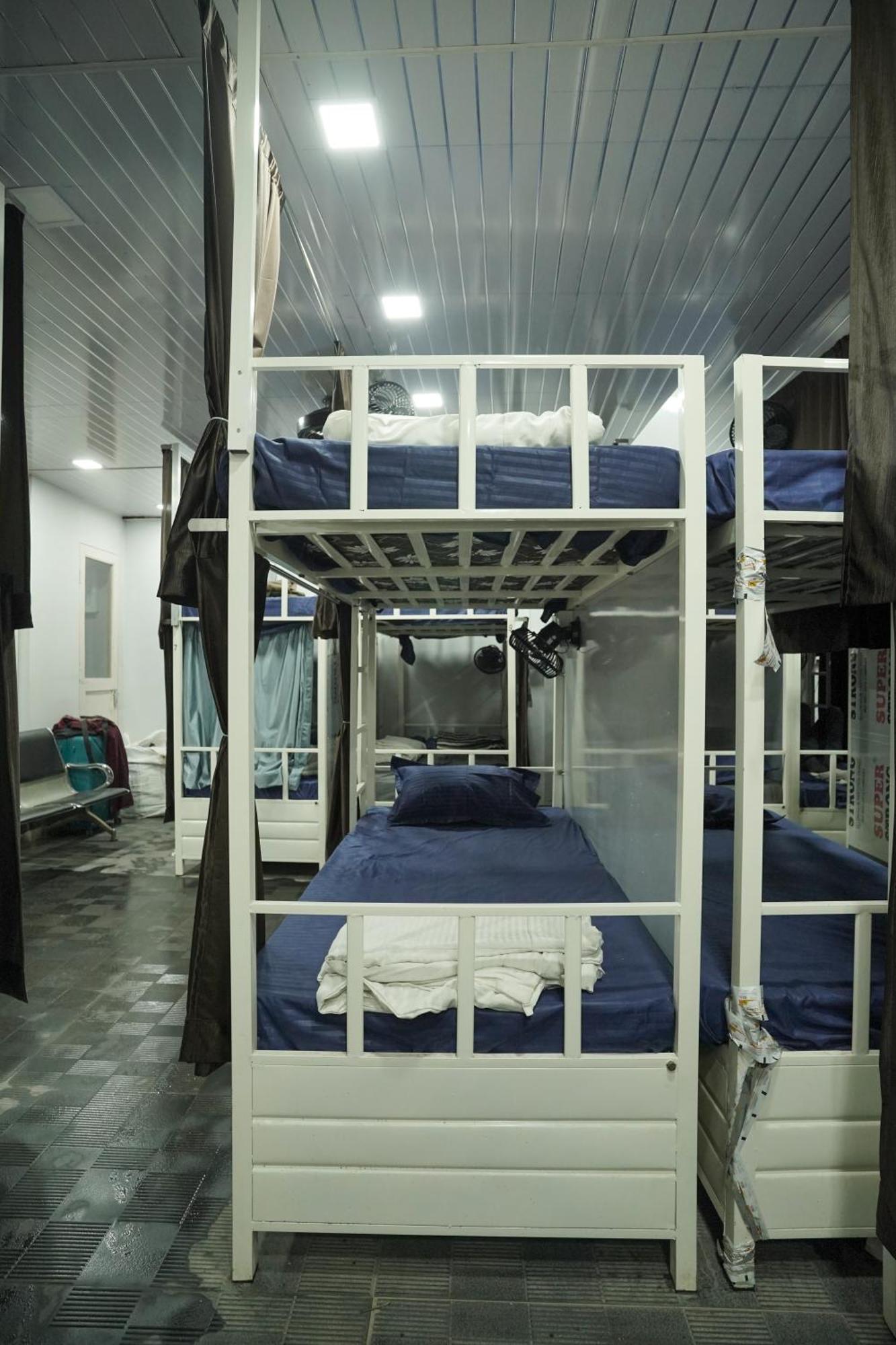 Zest 1054-andheri West Hostel Mumbai