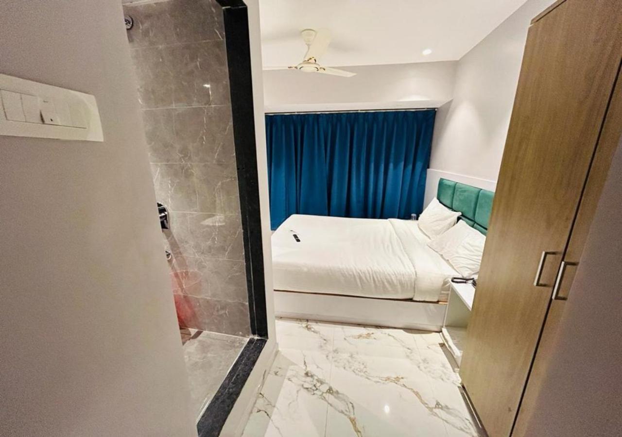 Hotel Grand Dyad - Near Kokilaben Hospital Andheri West