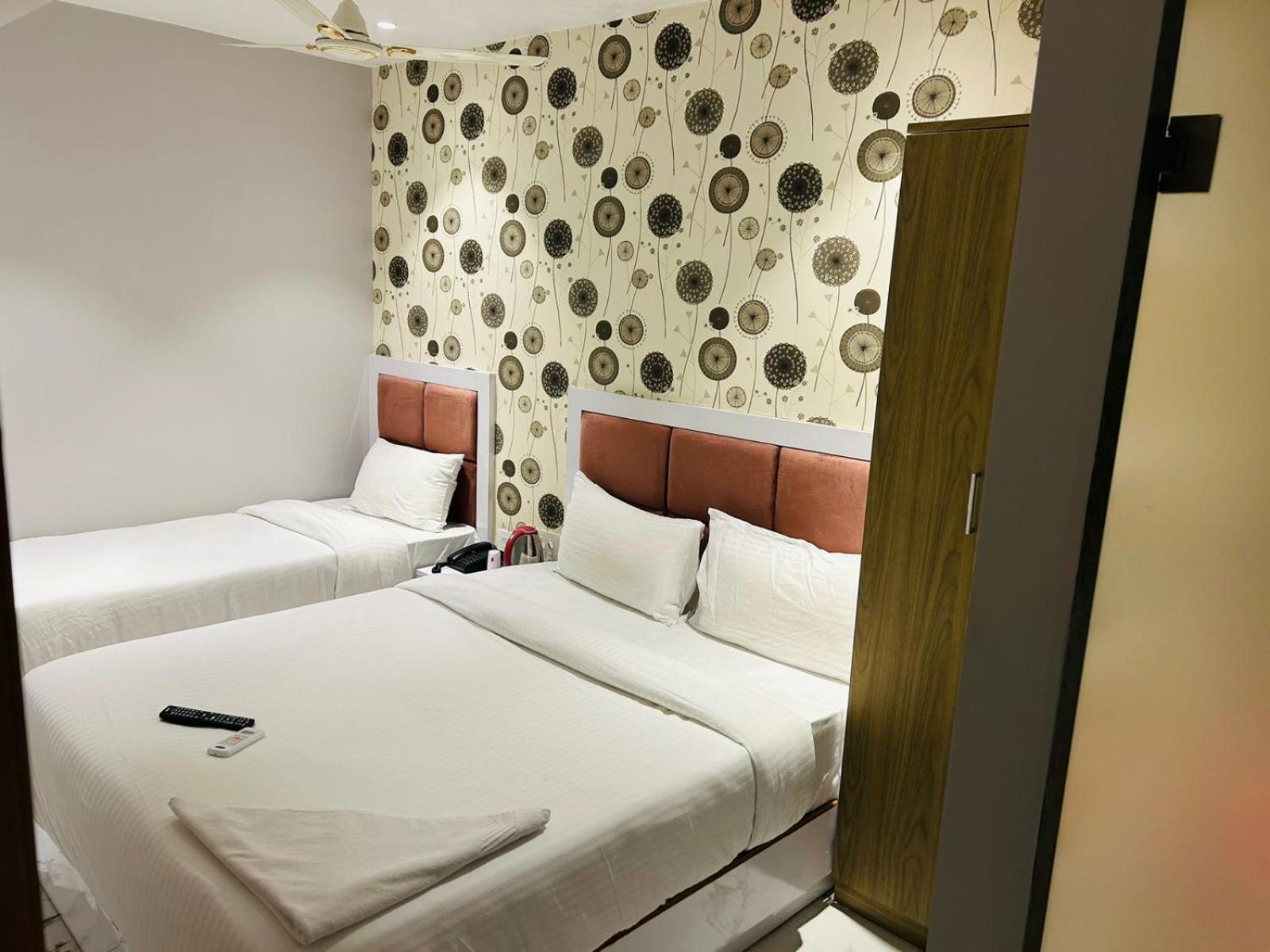 Grand Dyad - Near Kokilaben Hospital Andheri West 3* Mumbai