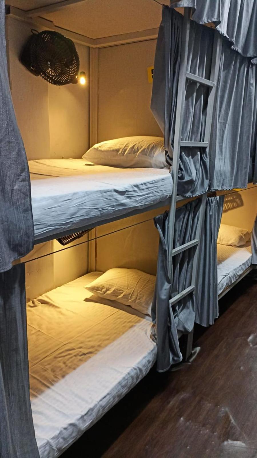 Hostel Saffron Goregaon East Mumbai