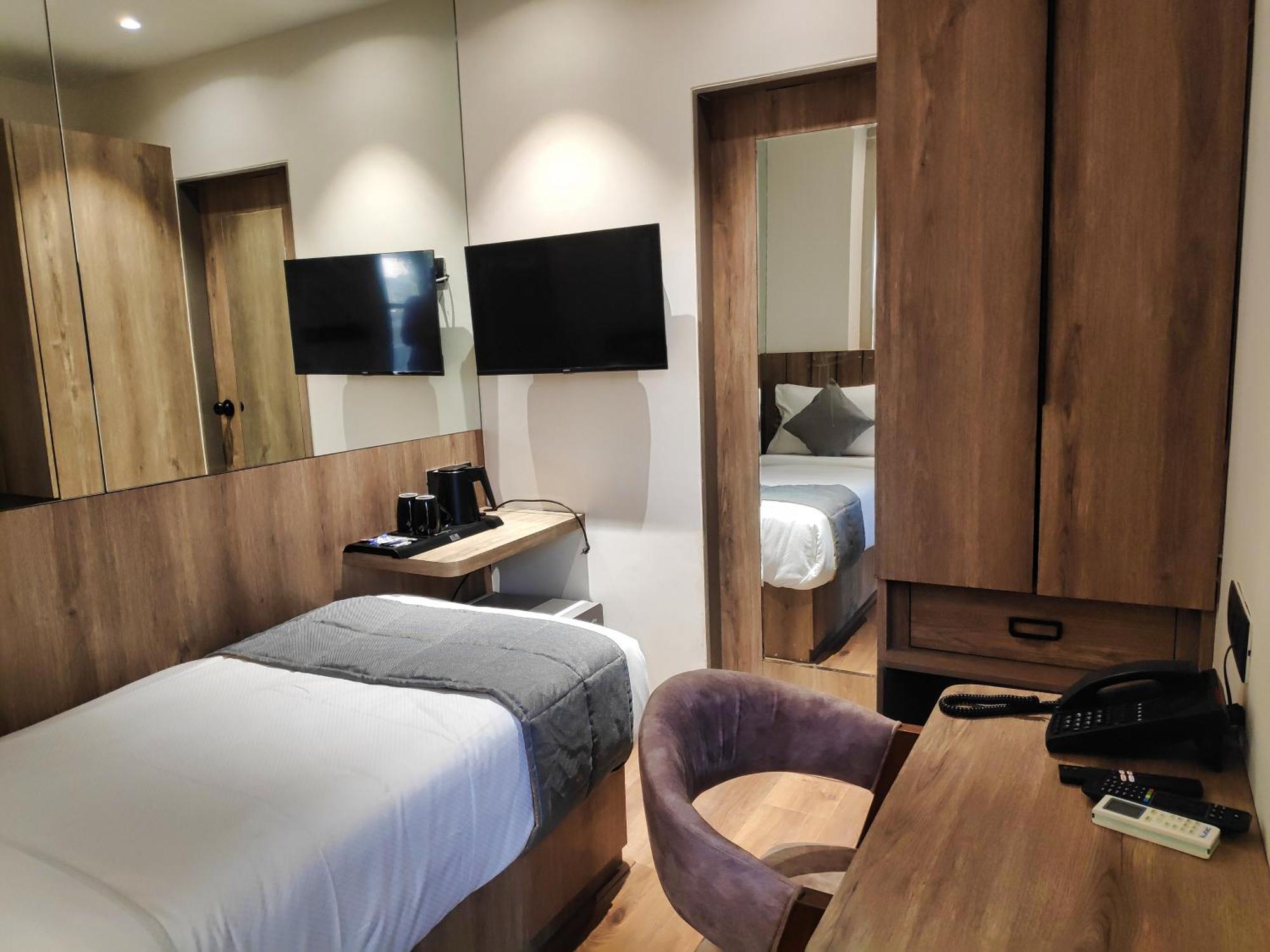 Maxxvalue Midc - Andheri Hotel Mumbai