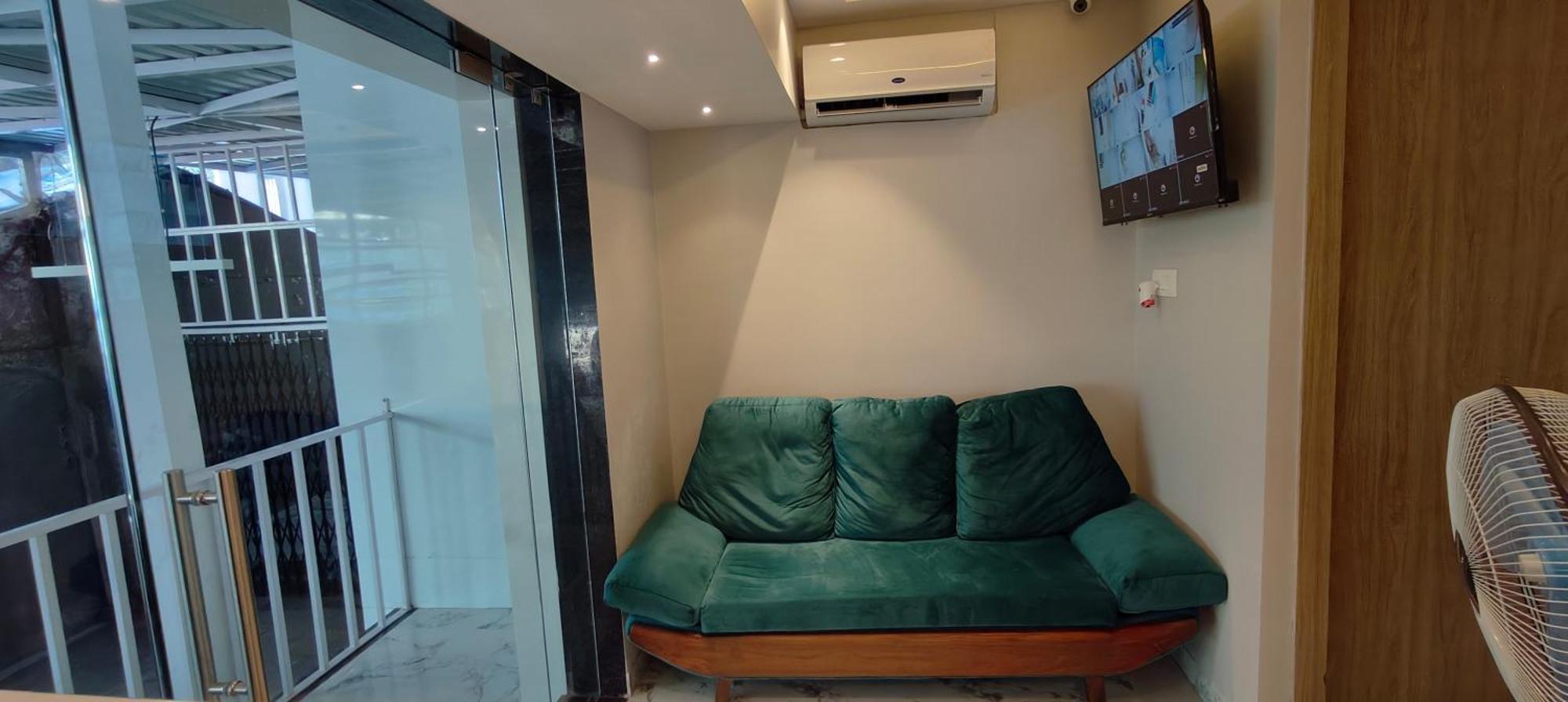 Grand Dyad - Near Kokilaben Hospital Andheri West