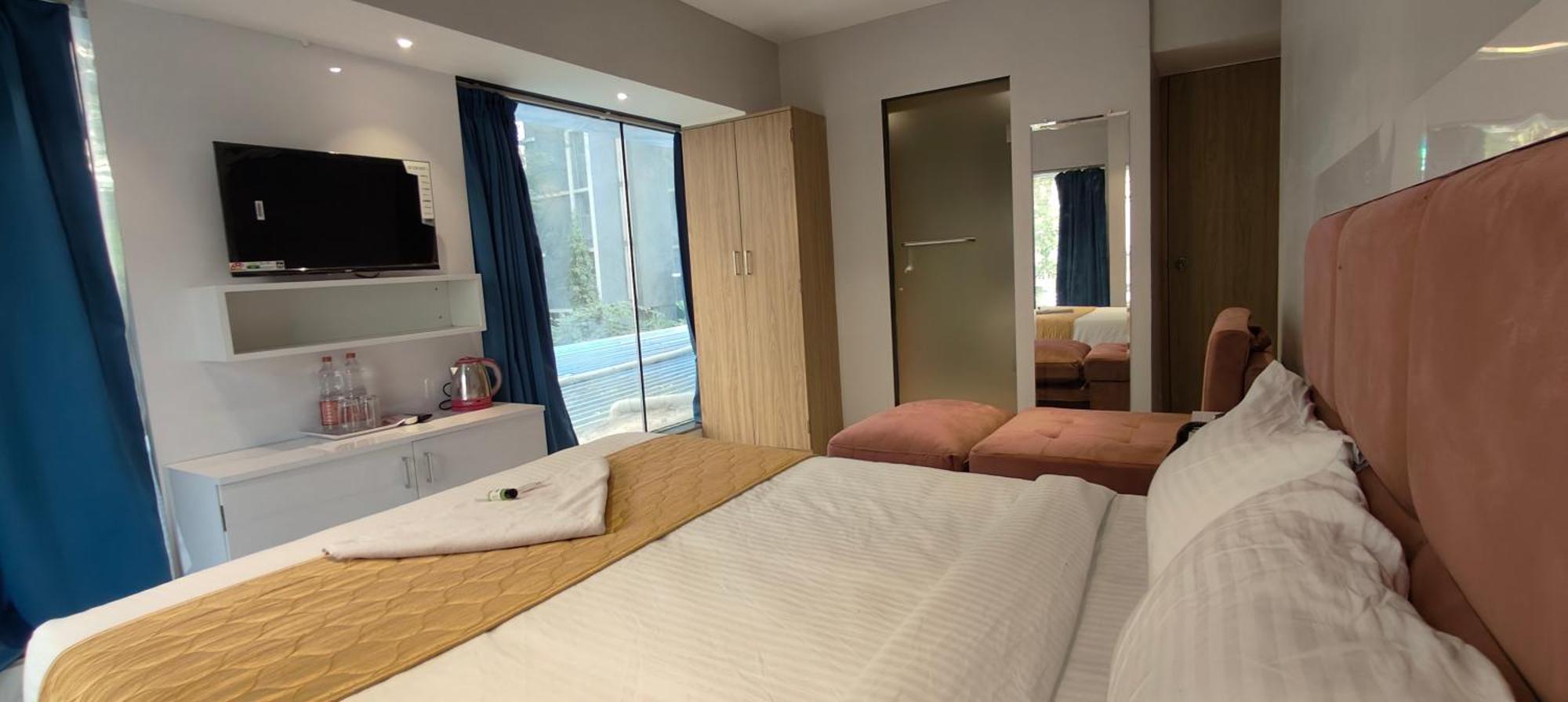 Grand Dyad - Near Kokilaben Hospital Andheri West Hotel Mumbai