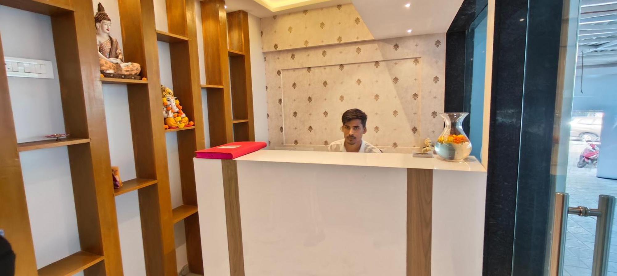 Grand Dyad - Near Kokilaben Hospital Andheri West Hotel