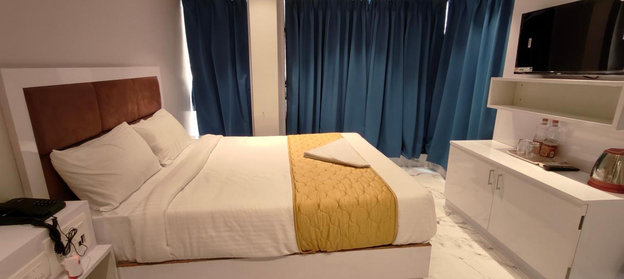 Grand Dyad - Near Kokilaben Hospital Andheri West 3* Mumbai