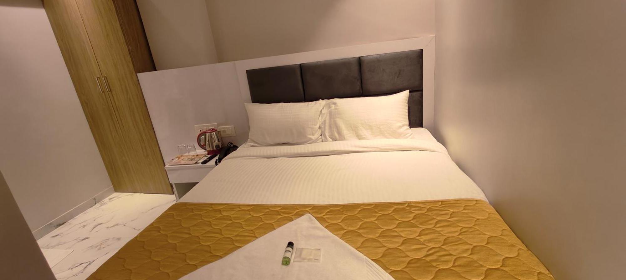 Grand Dyad - Near Kokilaben Hospital Andheri West Hotel 3*
