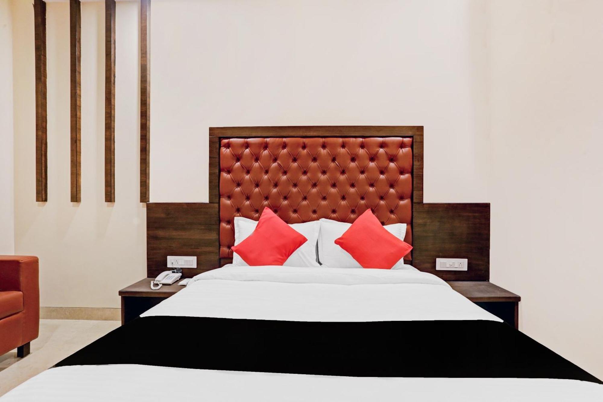 Capital O 80951 Vertigo Hotel 3*