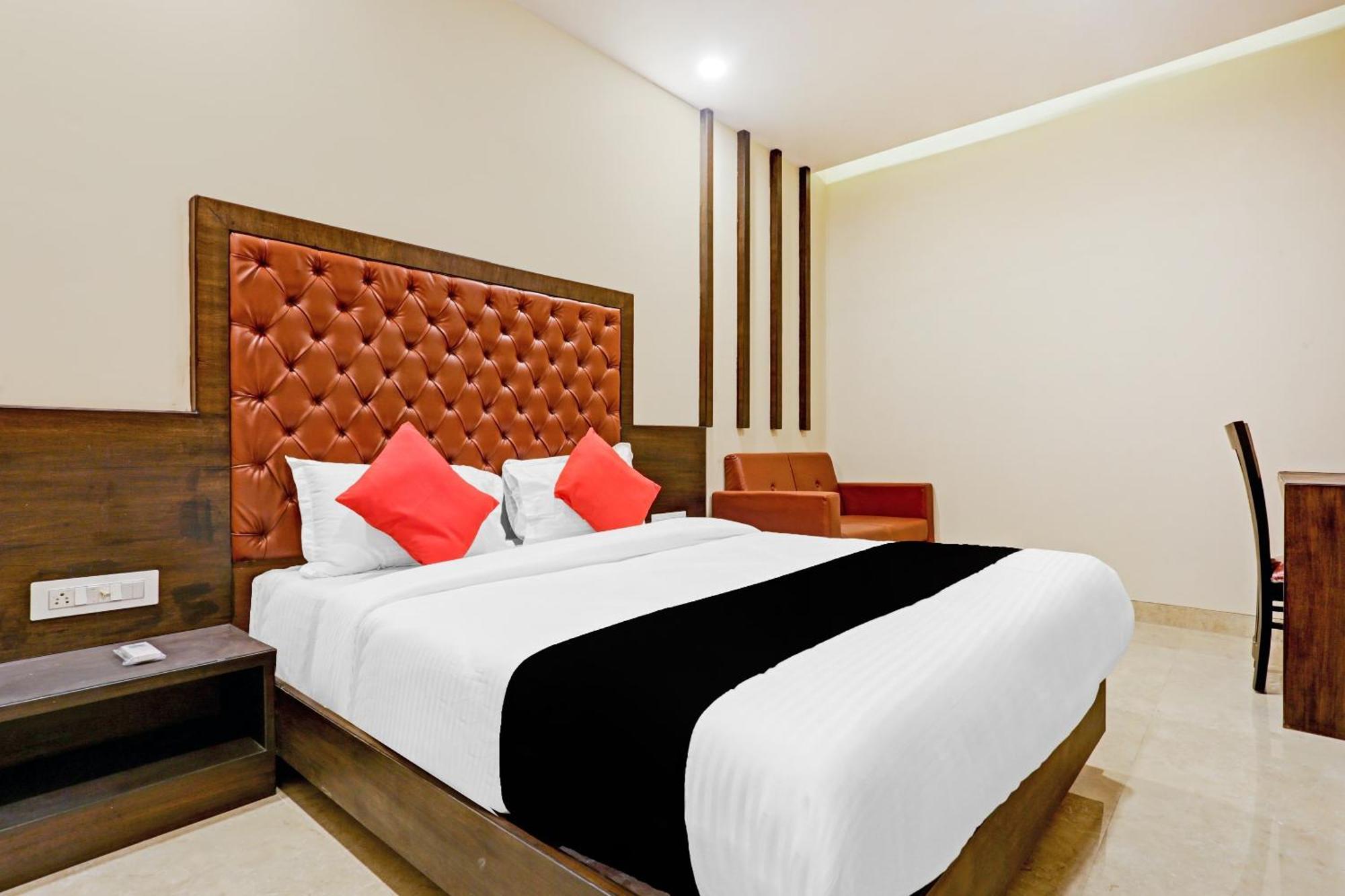 Hotel Capital O 80951 Vertigo