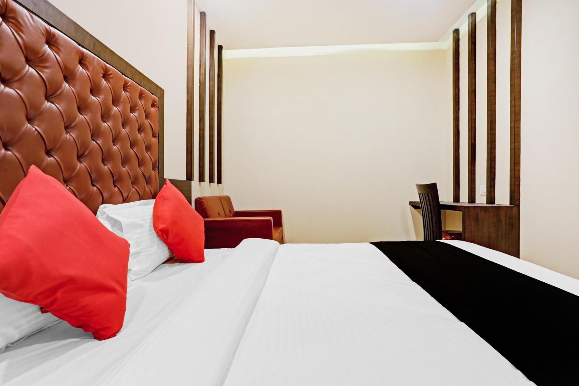 Capital O 80951 Vertigo Hotel 3*