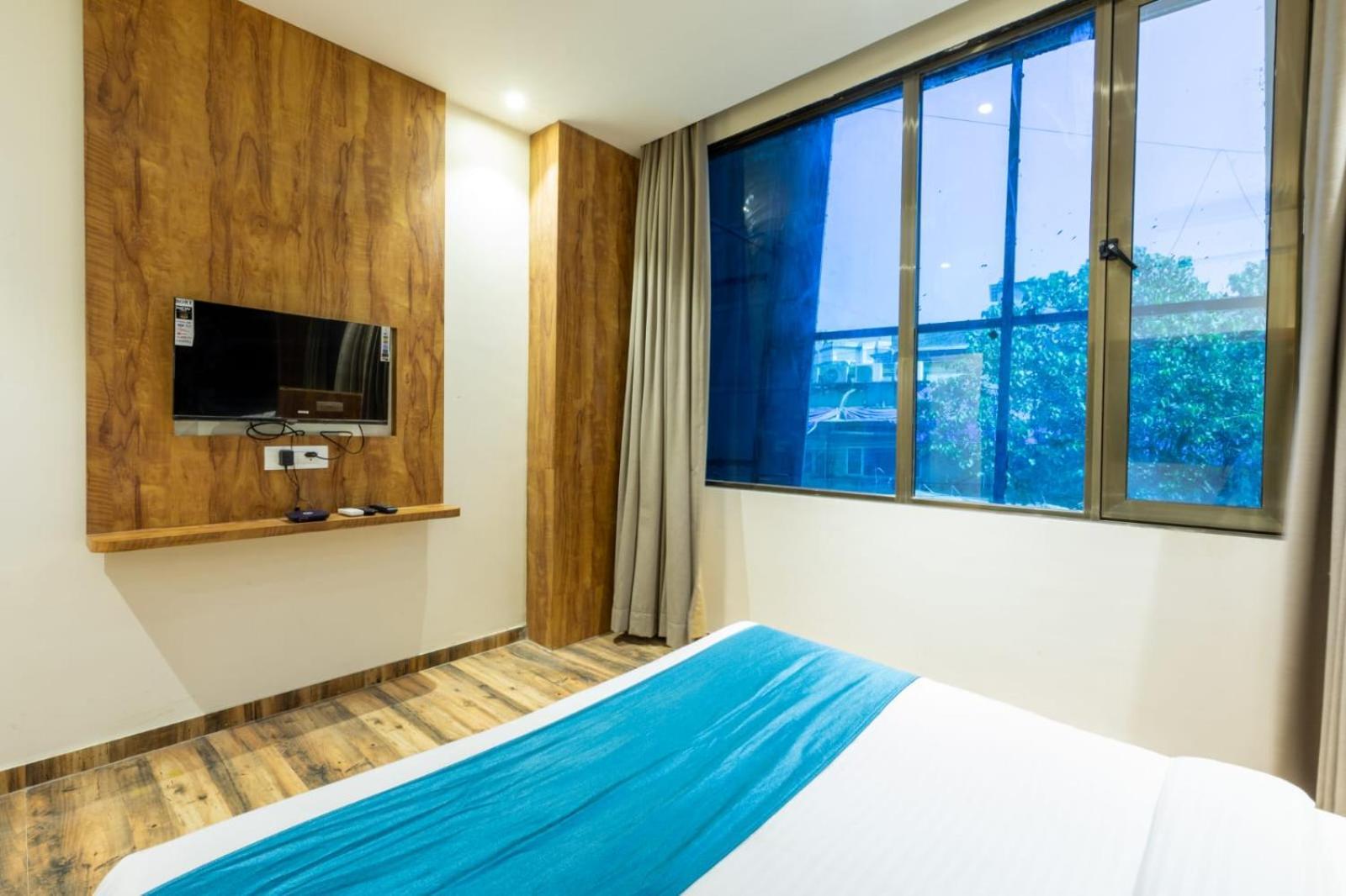 Prince Hotel Hotel *
