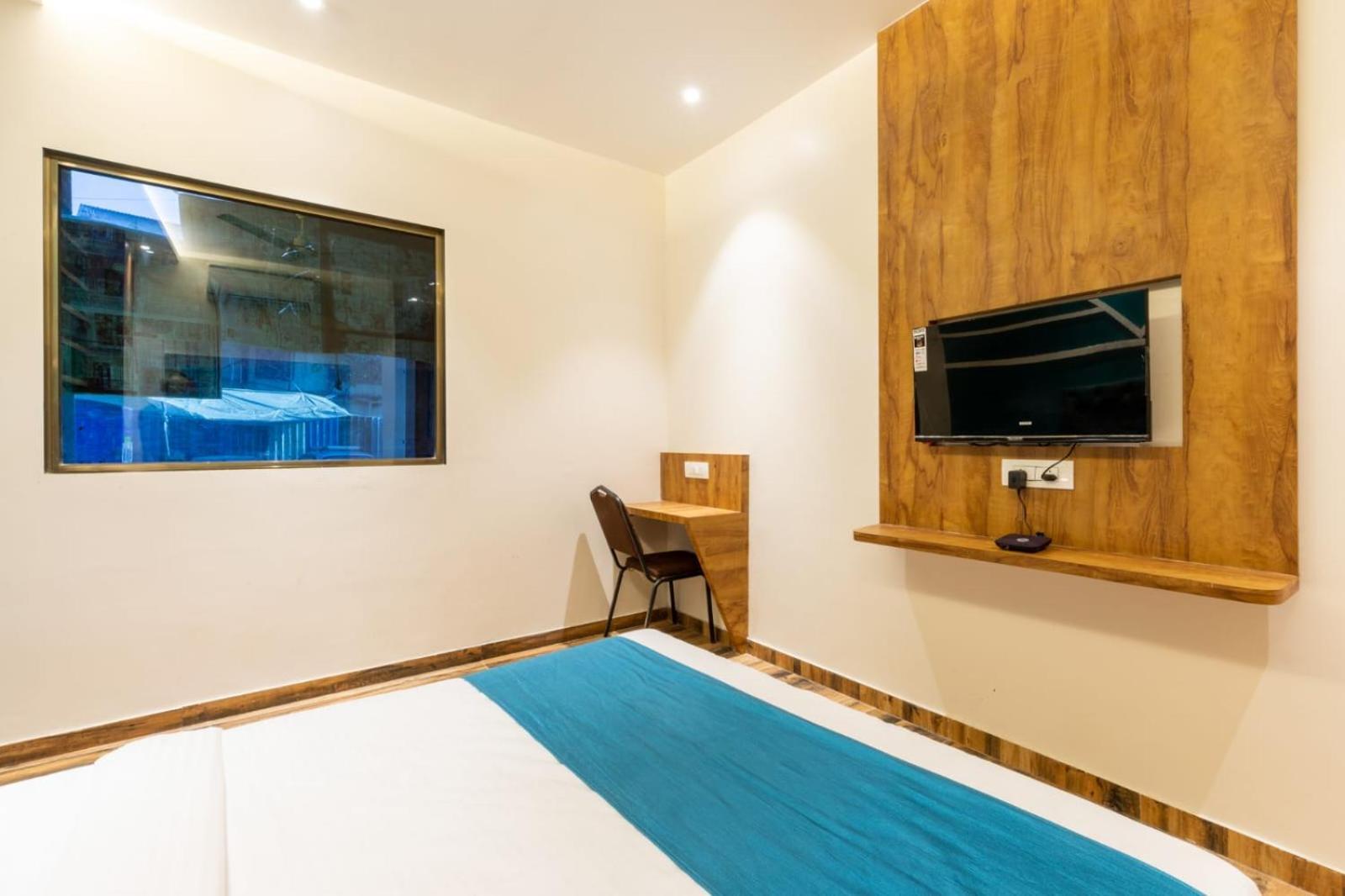 Prince Hotel *