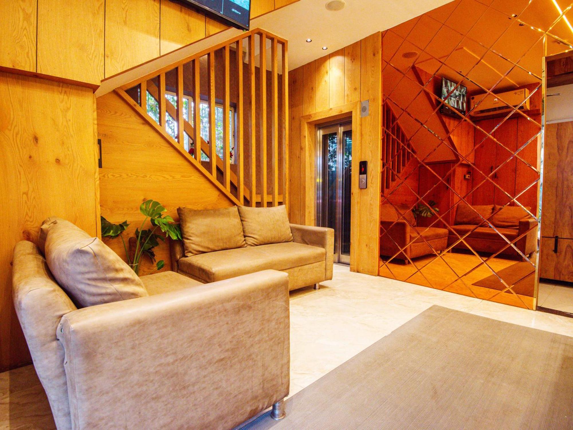 Treebo Amber Imperial Hotel 3*