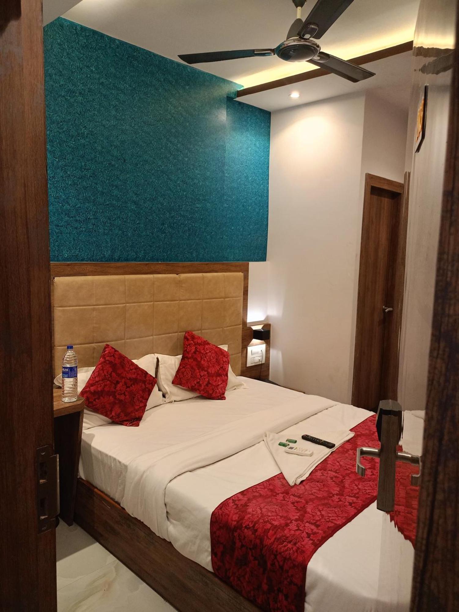 Hotel Kishan Lodging & Boarding
