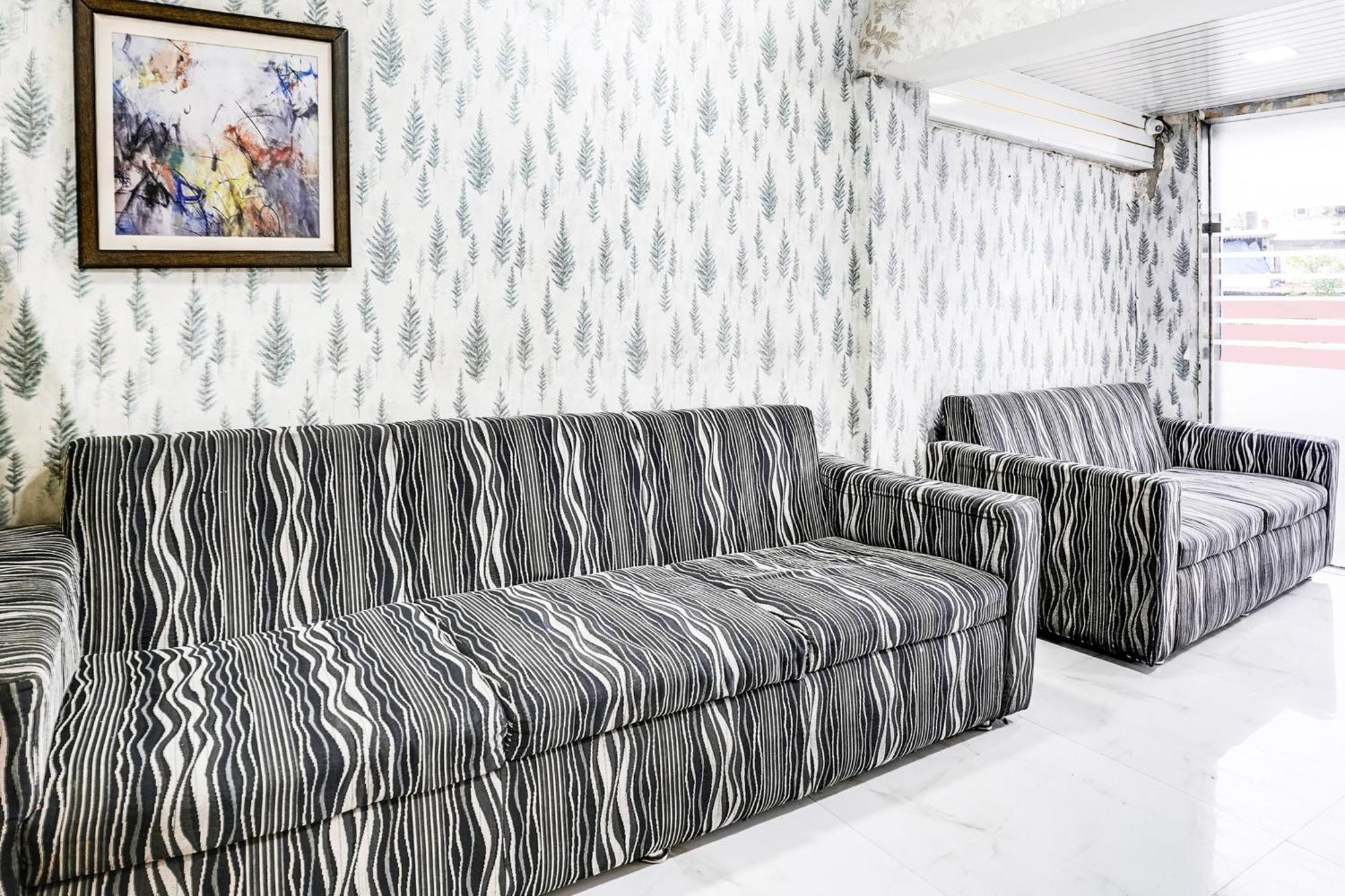 Super Collection O Andheri Near Airport Formerly We Hotel