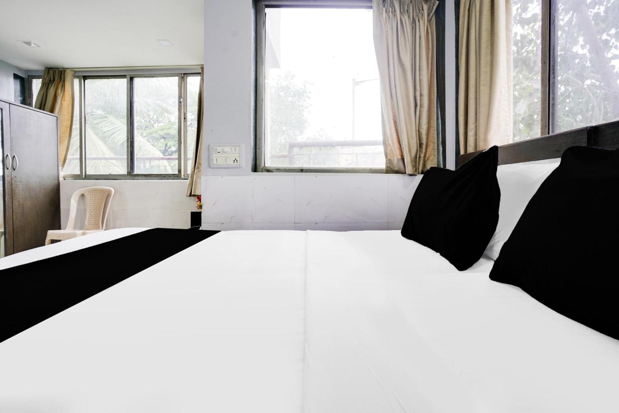 Hotel Super Collection O Andheri Near Airport Formerly We