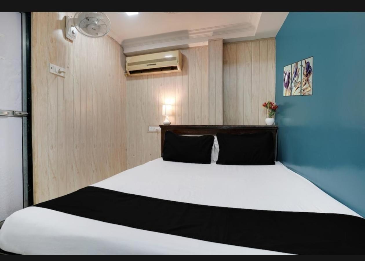 Om Sai Palace Hotel