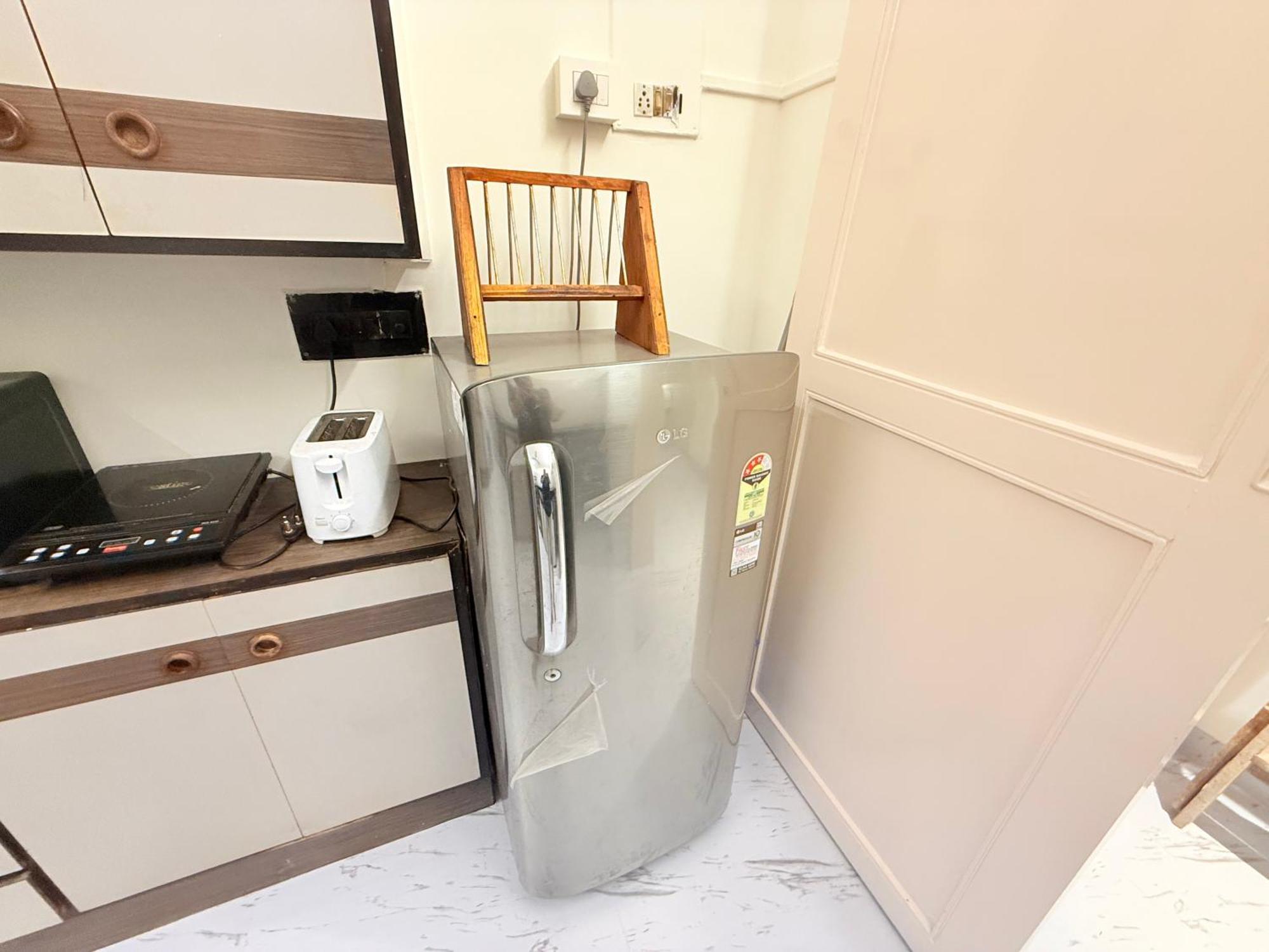 Elite 1 - 65'tv, Netflix&chill, Luxury 2bhk *