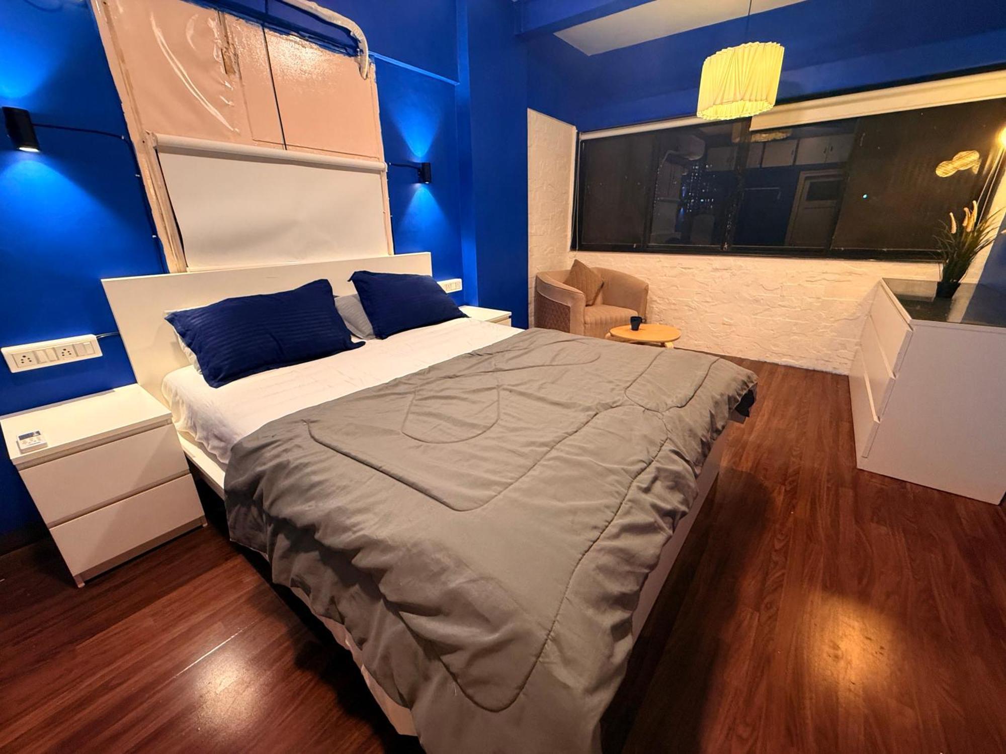 Elite 1 - 65'tv, Netflix&chill, Luxury 2bhk Apartment