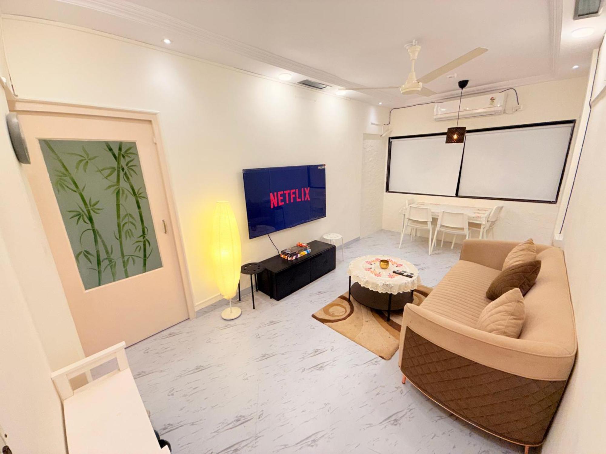 Elite 1 - 65'tv, Netflix&chill, Luxury 2bhk *