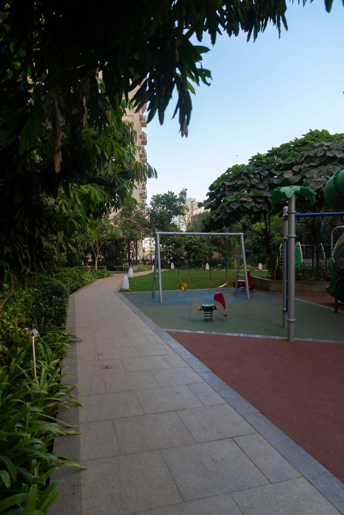 Graceful, Vivid 1bhk In Hiranandani Powai *