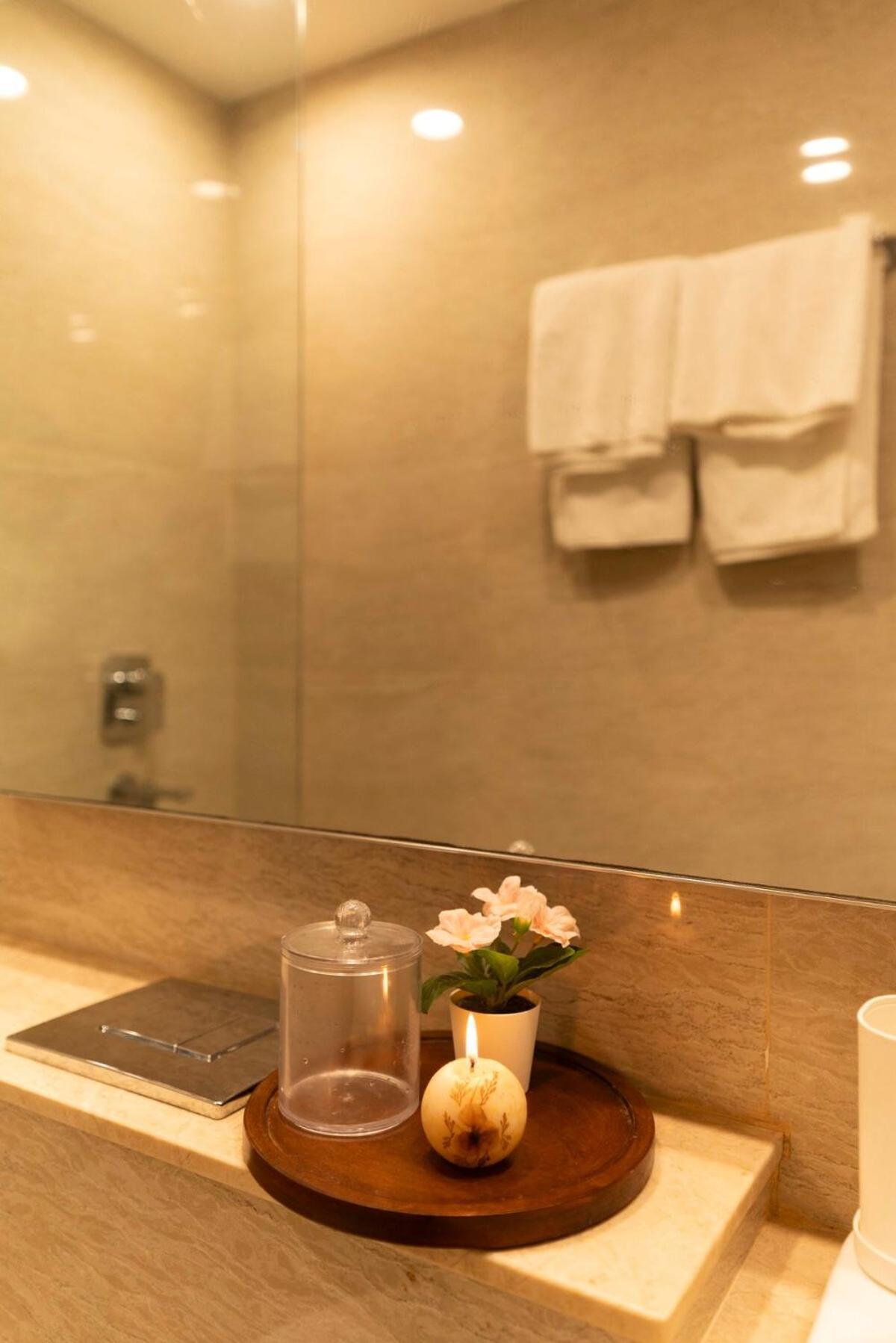 Apartment Graceful, Vivid 1bhk In Hiranandani Powai Mumbai