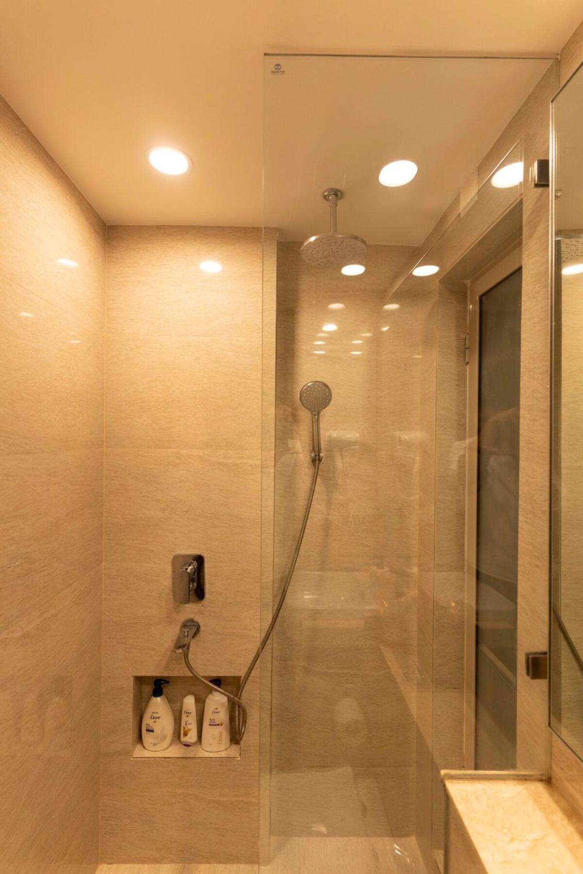Graceful, Vivid 1bhk In Hiranandani Powai Apartment