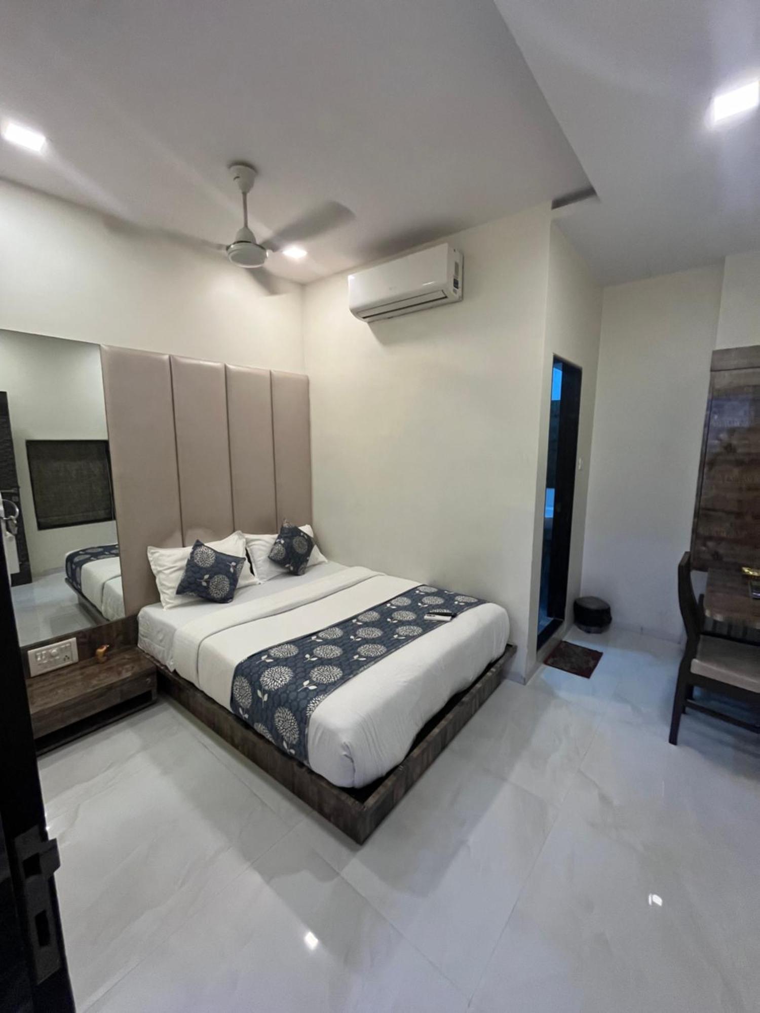 Inn New Shahi Palce Mumbai