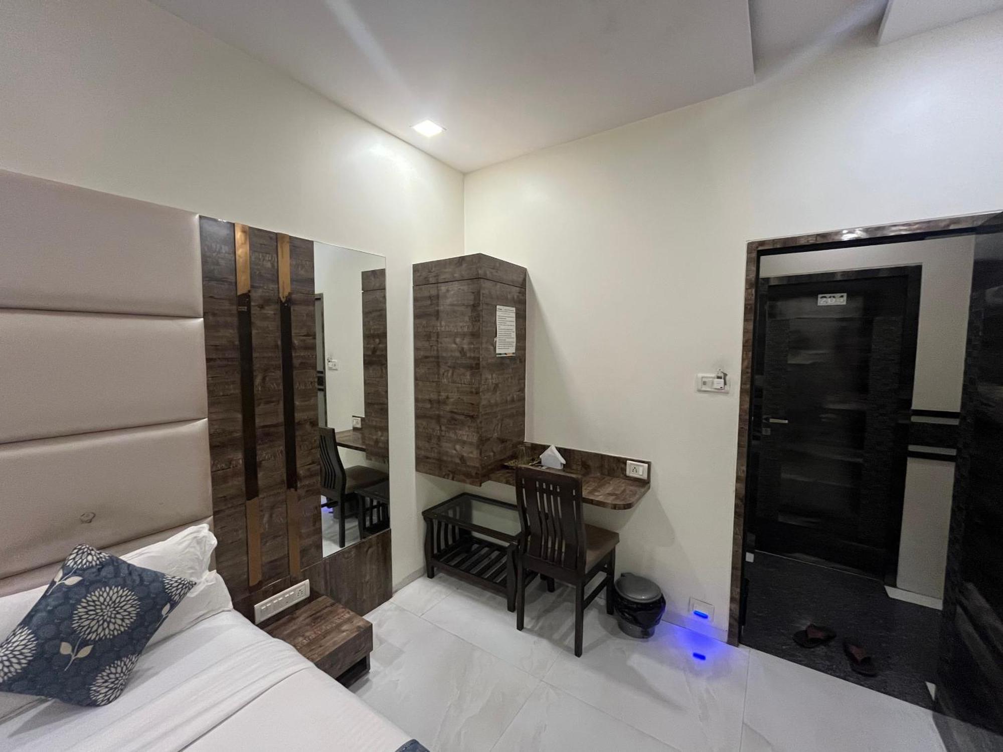 New Shahi Palce Inn Mumbai