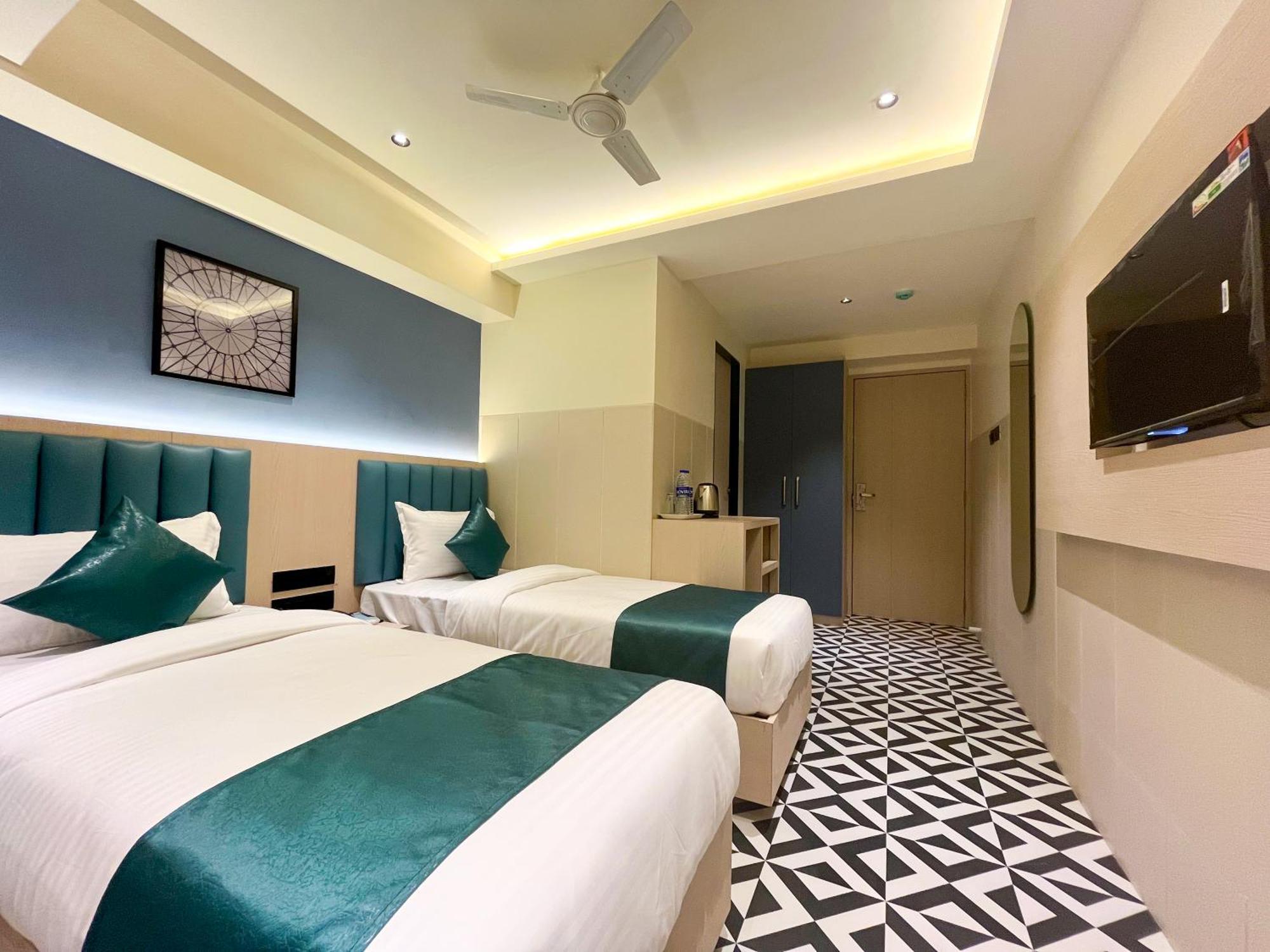 Bandra Hotel