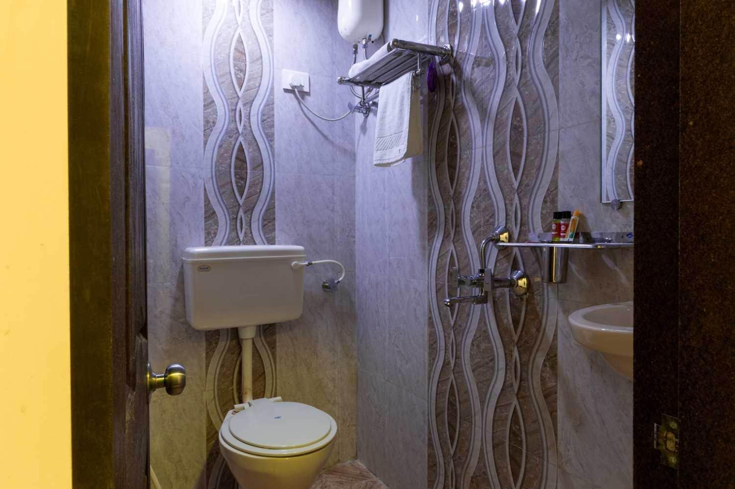 Hotel O Royal Grand Near Chhatrapati Shivaji International Airport 3*