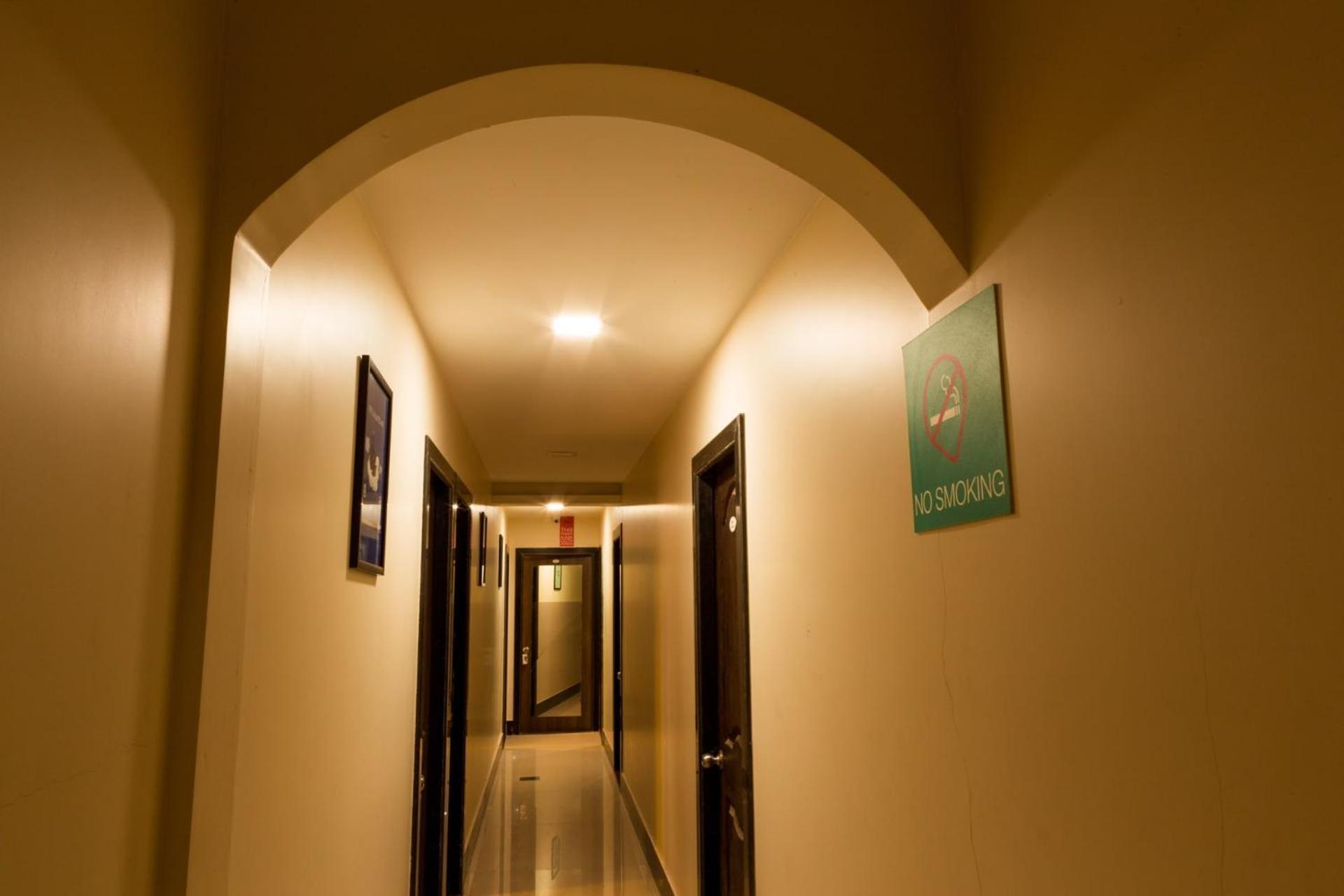 Hotel O Royal Grand Near Chhatrapati Shivaji International Airport Mumbai