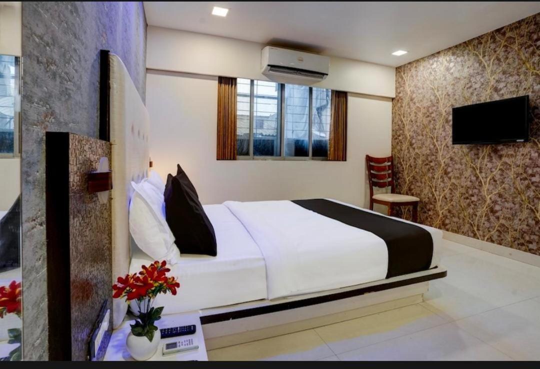 Golden Star Hotel