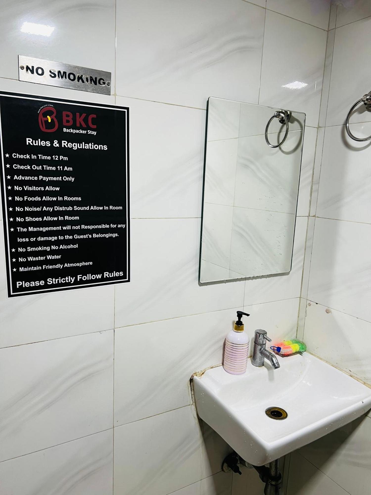 Hostel Bkc Backpacker Mumbai
