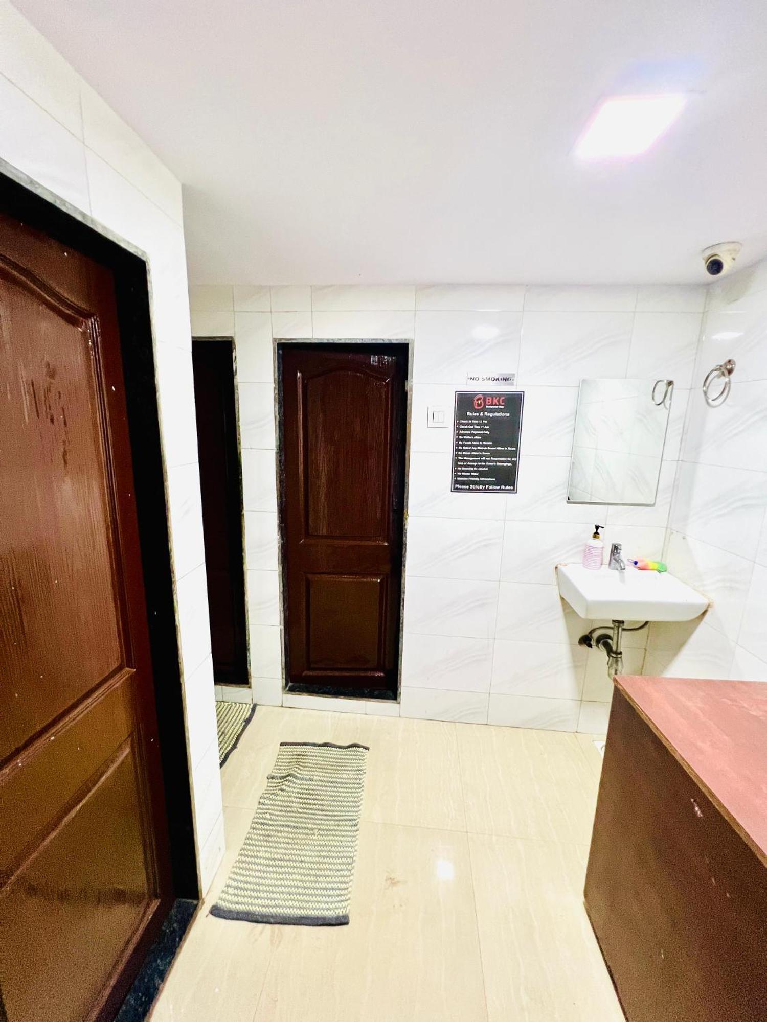 Hostel Bkc Backpacker Mumbai