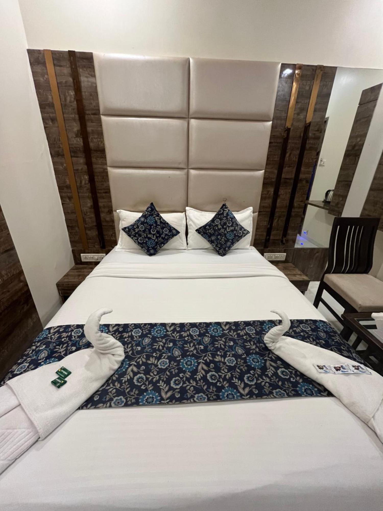 Magnet T-2 Hotel