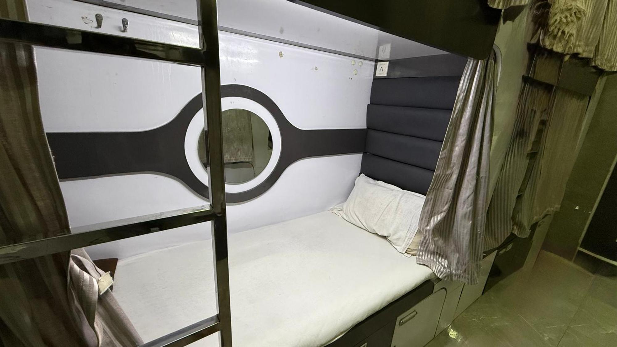 Capsule hotel Ocean T-2