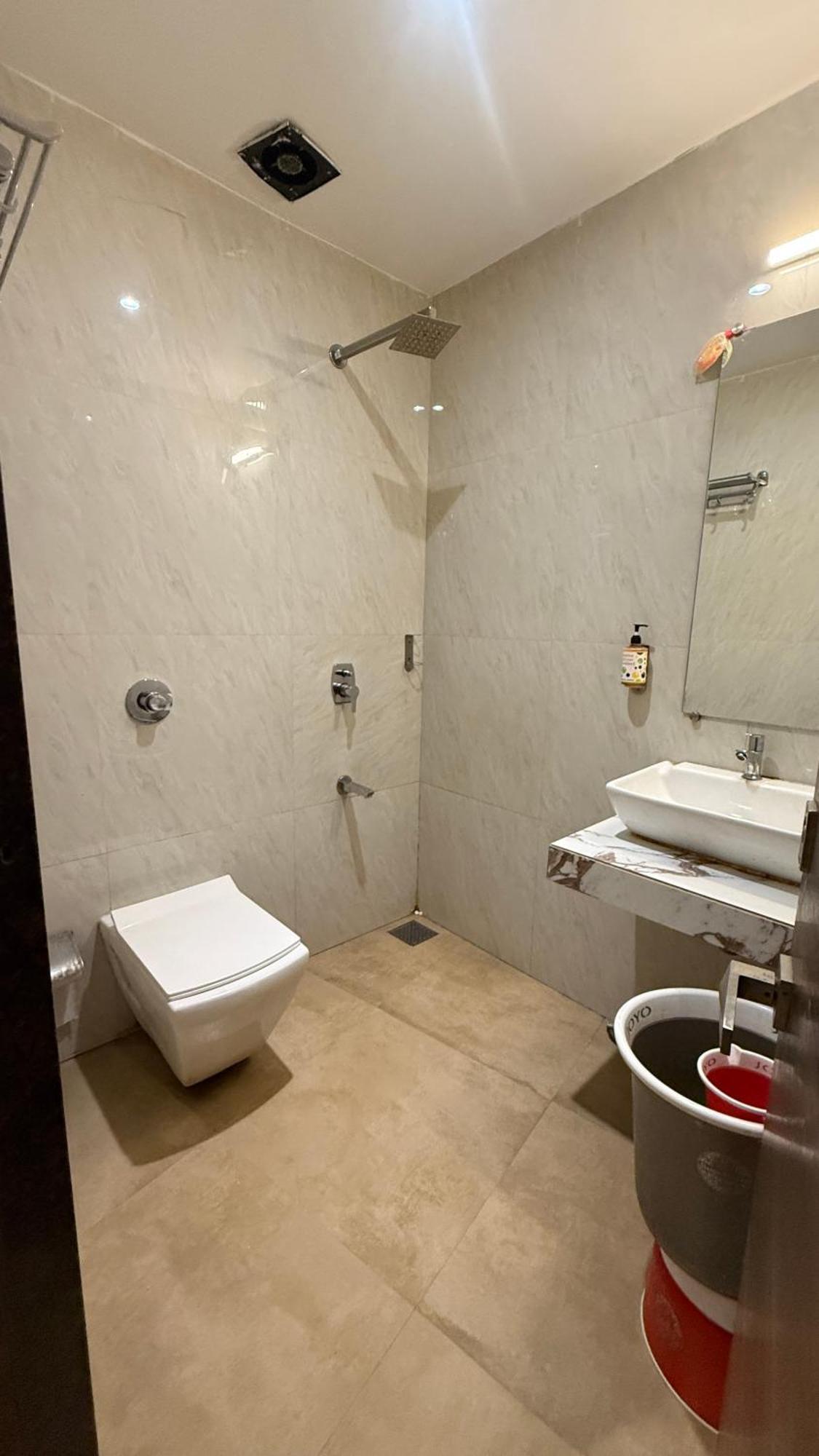 M E R I T O N T-2 Hotel 3*