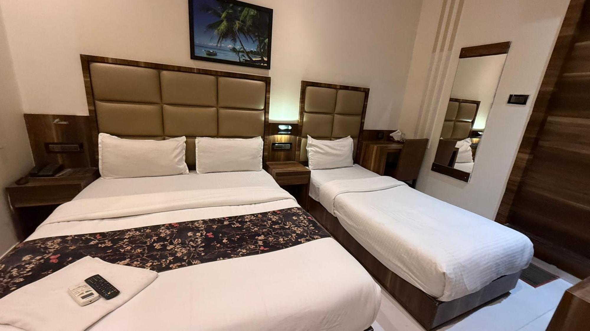 Hotel M E R I T O N T-2
