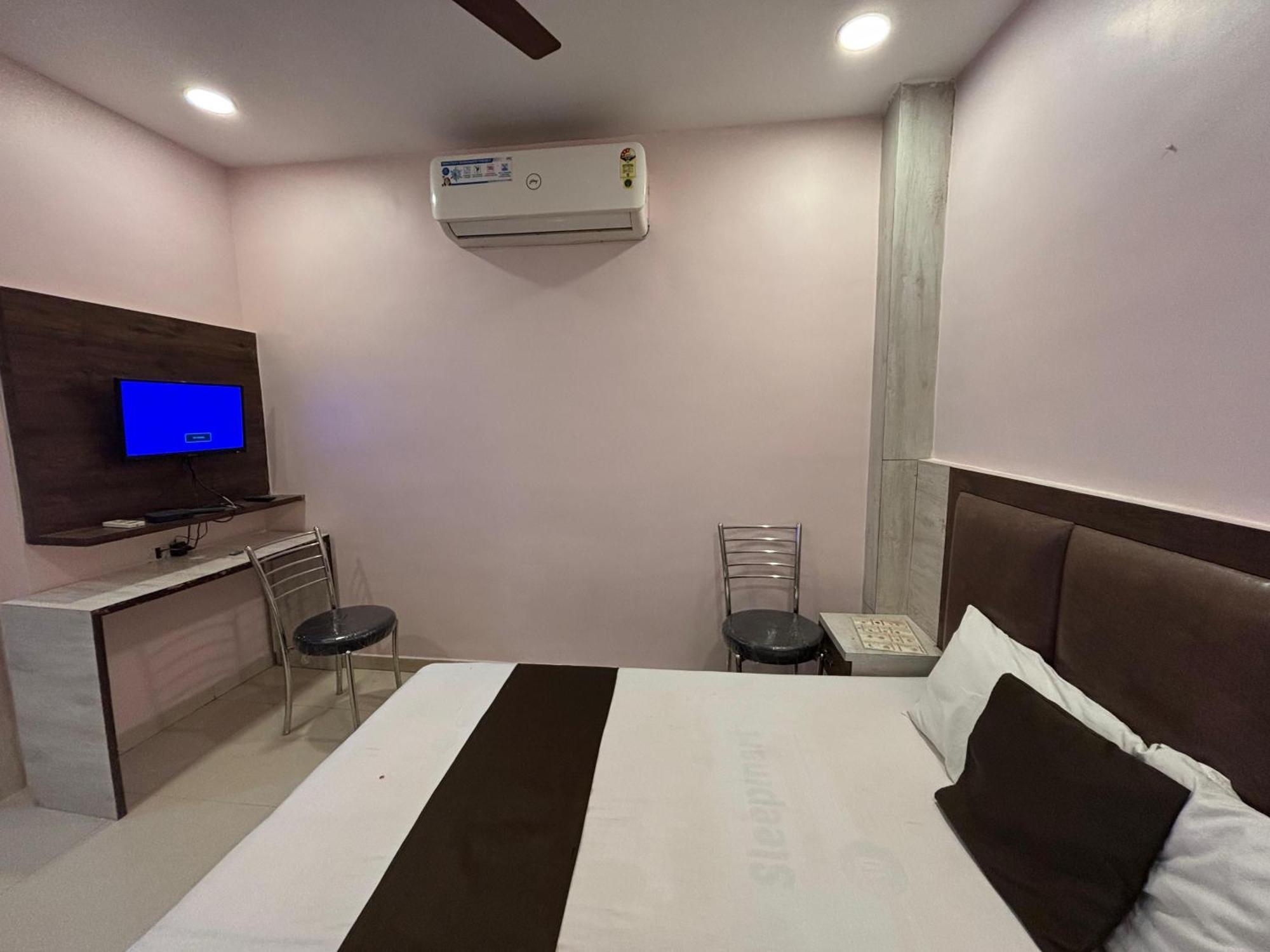Fabhotel Tawakkal