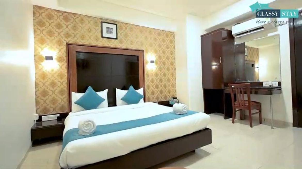 Manas Residency Classy Hotel 2*