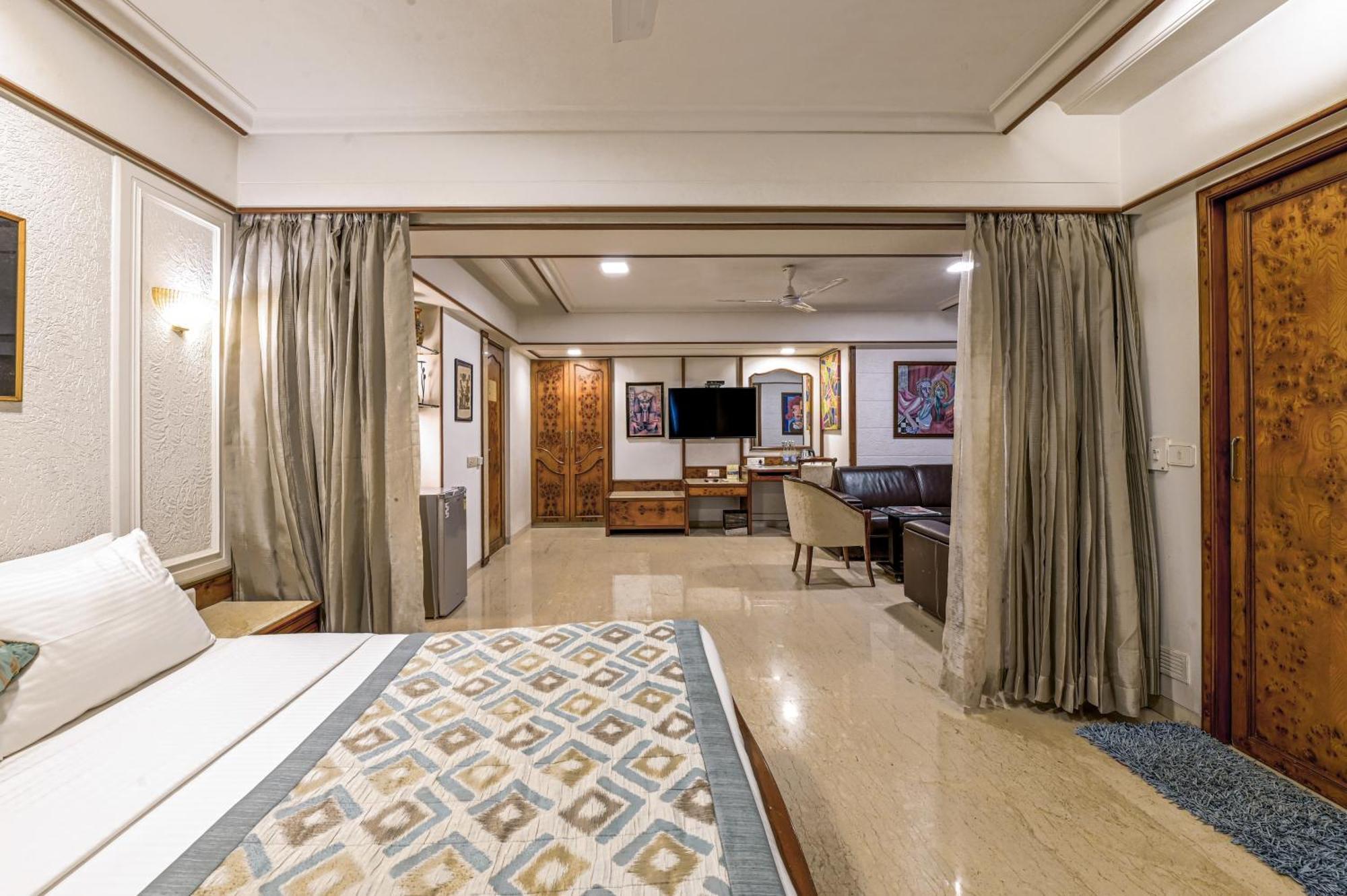 Hotel Regal Enclave