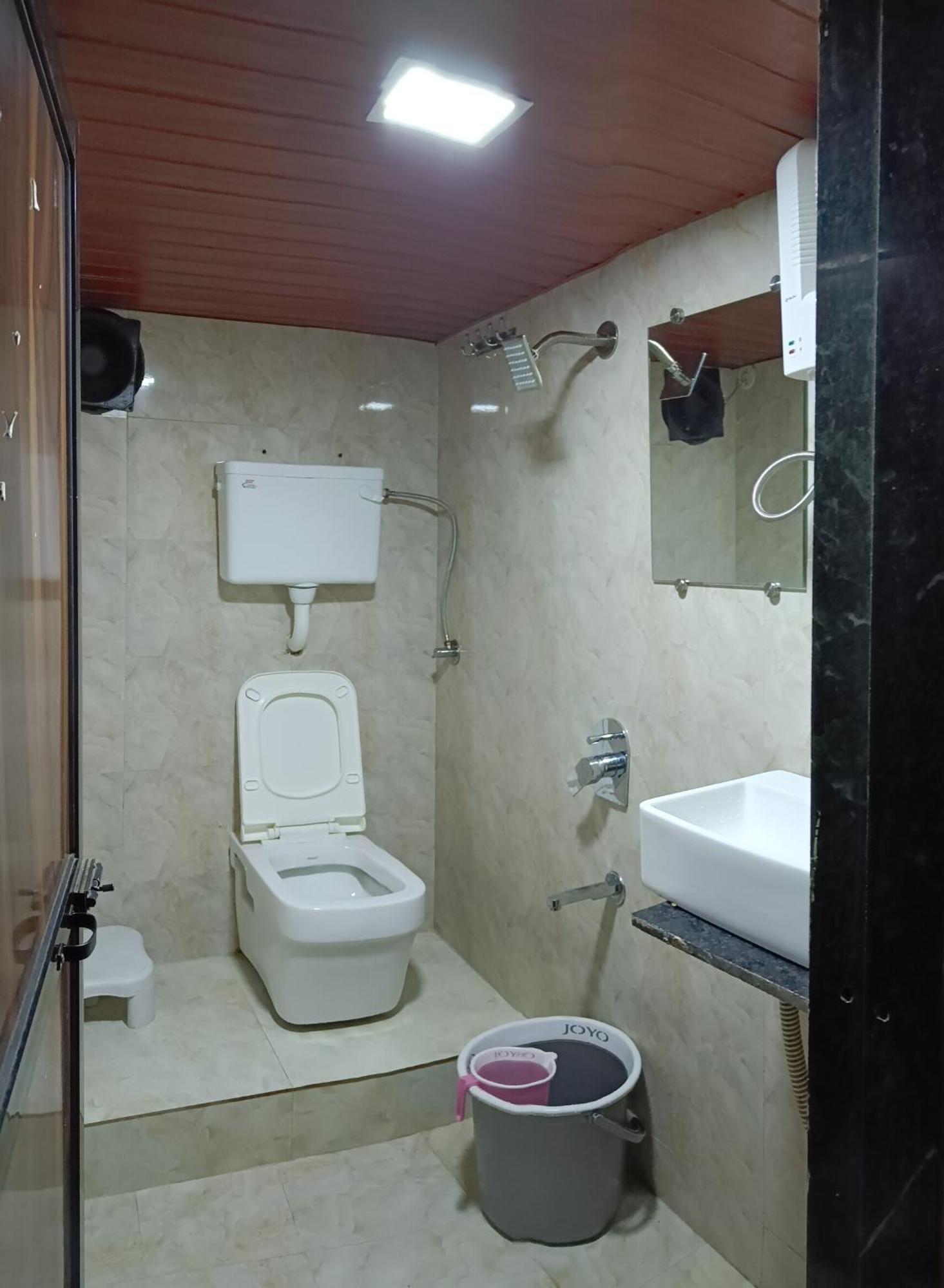 Hotel Asra For Male And Female Mumbai