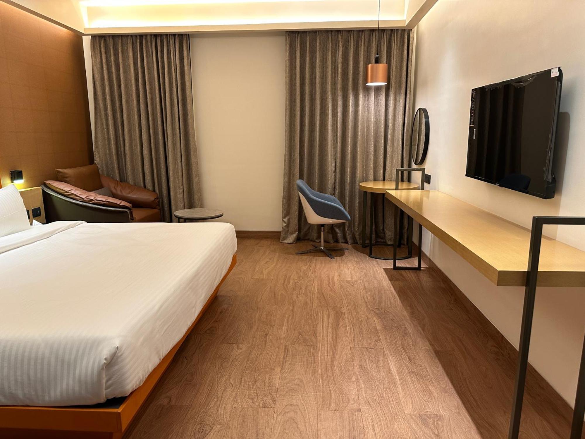 37th Crescent Navi Hotel
